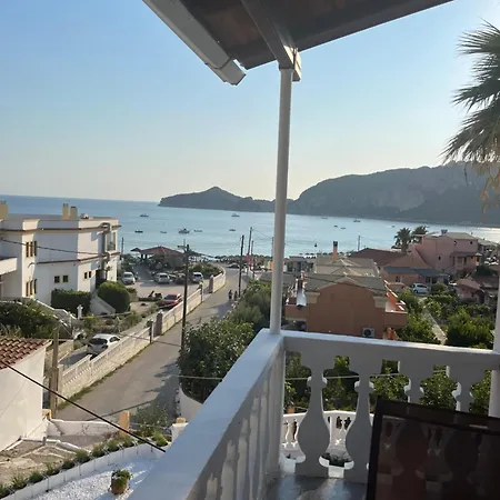 Theklas Sea View Apartmán *