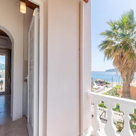 Theklas Sea View Apartmán *