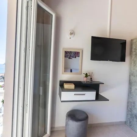 Theklas Sea View Apartmán