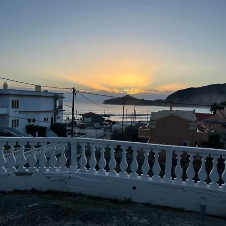 Theklas Sea View * Агиос-Георгиос-Пагон