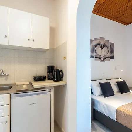 Theklas Sea View Apartment Agios Georgios Pagon