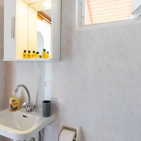 Theklas Sea View Апартаменты *